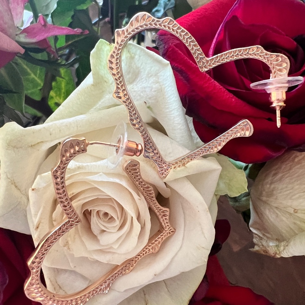 Kendra Scott Rose Golf Heart Earrings